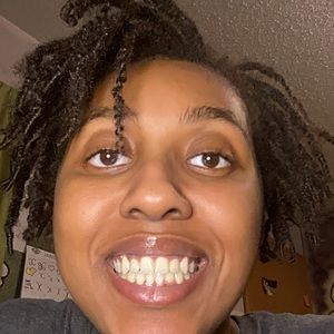 Meet your Posher, Elesia